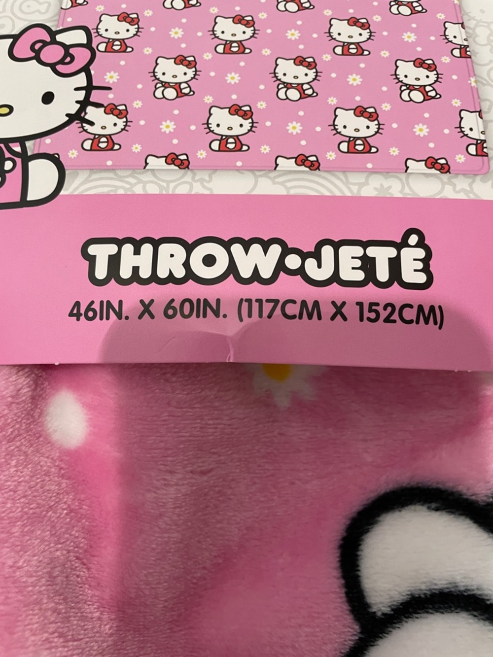 Hello Kitty Pink Patterned Plush Throw Blanket - Picture 6 of 16